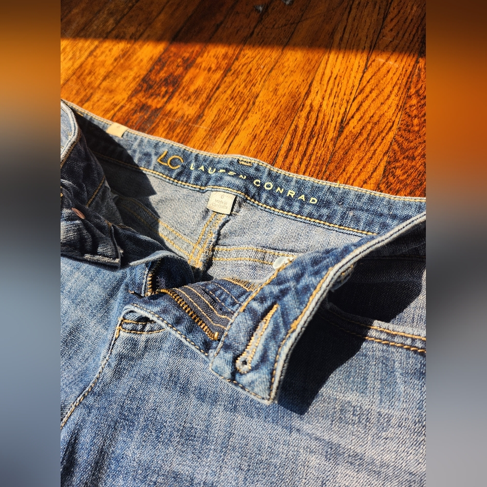 Lauren Conrad jean shorts Size 6 - Picture 3 of 5
